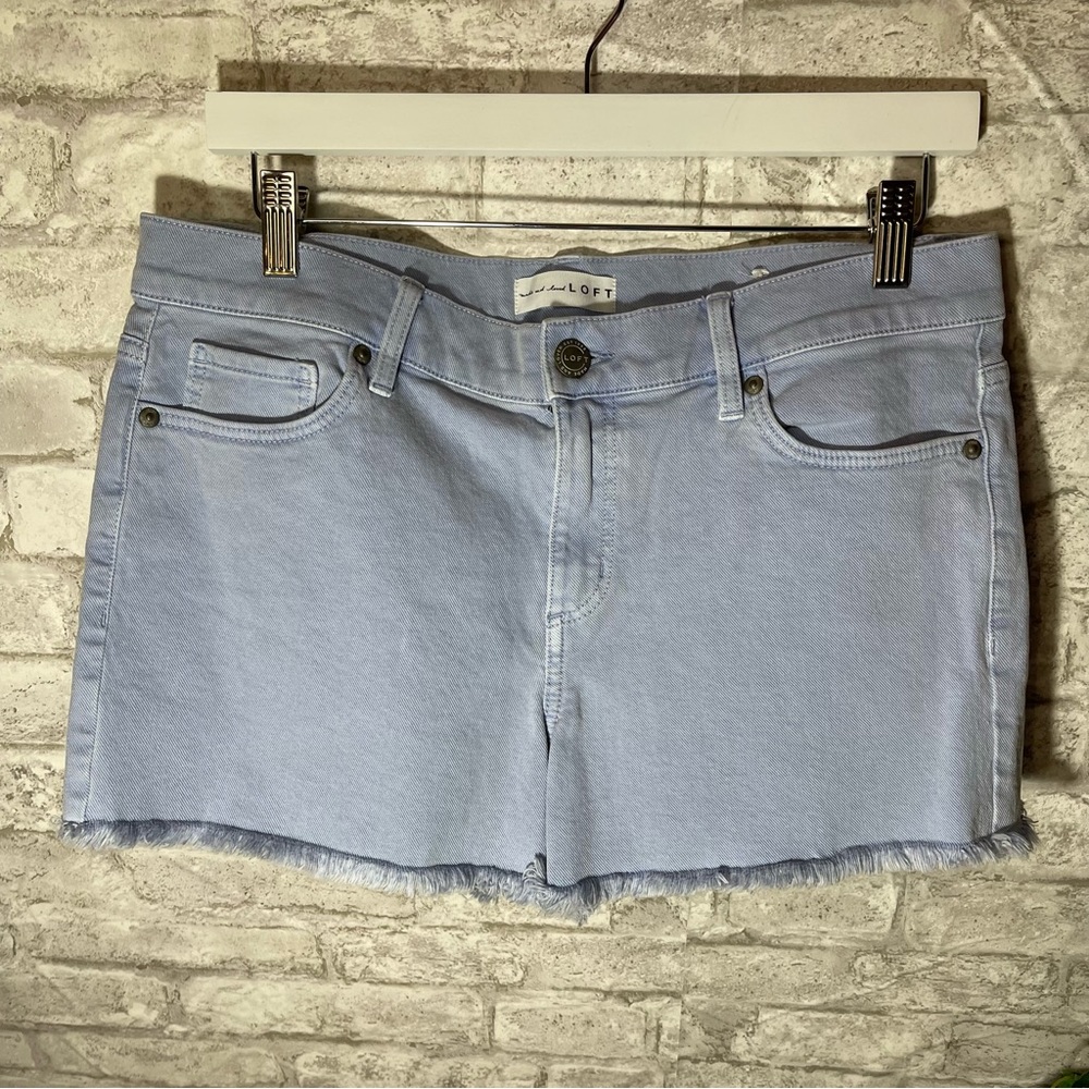 Loft Shorts Women’s Sz 8/29 Light Blue Denim Frayed Fringe Hem